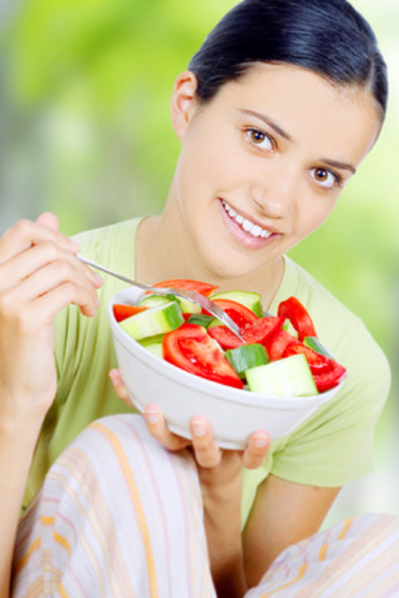 raw food salad woman